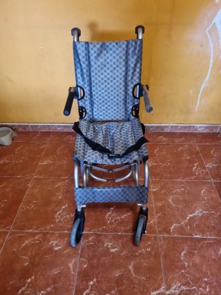 Silla ruedas tránsito o para espacios reducidos