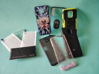Lote:soportes,fundas,cableUSB,protector depantalla