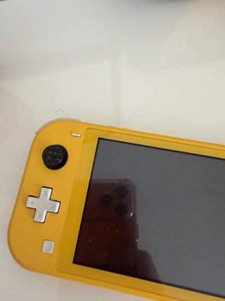 Nintendo Switch Lite Amarilla + Funda