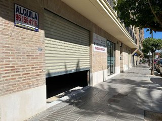 Local comercial en alquiler en Zona Avenida al Vedat en Torrent