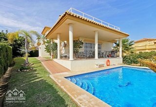 Chalet en alquiler en Riviera del Sol en Mijas