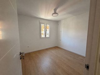 Piso en alquiler en Cruz Roja en Sevilla