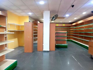 Local comercial en alquiler en Nueva Andalucía en Almería