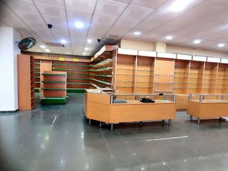 Local comercial en alquiler en Nueva Andalucía en Almería