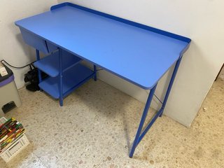 Mesa de estudio Themasie azul.