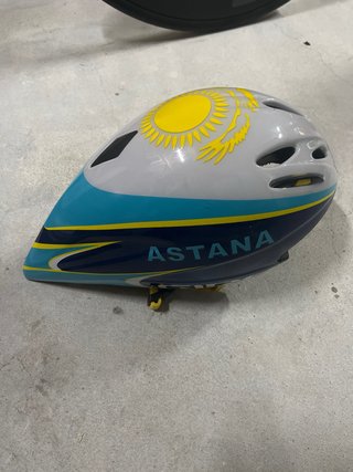 Casco Ciclismo Astana