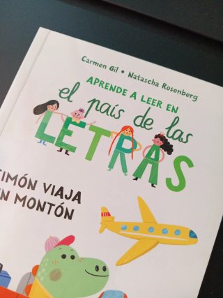 Simón viaja un montón El país de las letras