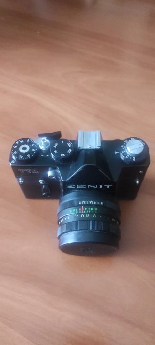 Cámara Zenit TTL con flash Hyuga 303G