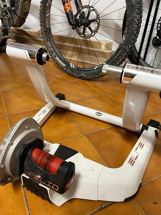 Rodillo Elite Qubo Fluid Bicicleta