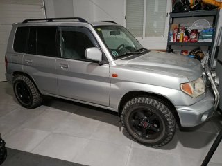 Mitsubishi Montero 2004
