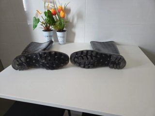 Botas de agua altas. Número 40.