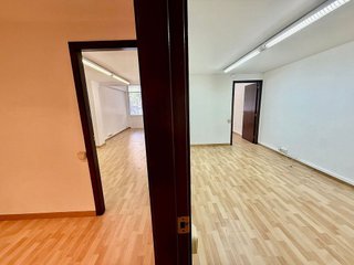 Oficina en alquiler en Sant Antoni en Barcelona