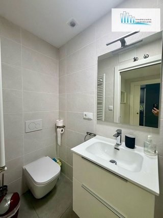 Piso en alquiler en Ermitagaña - Mendebaldea en Pamplona