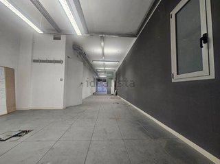 Local comercial en alquiler en Les Roquetes en Barcelona