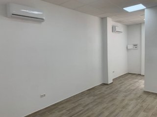 Local comercial en alquiler en Santa Cristina - San Rafael en Málaga