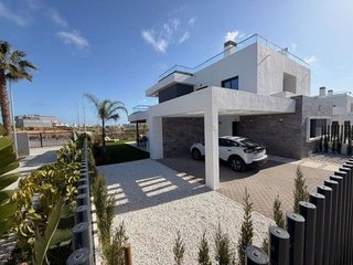 Casa pareada en alquiler en La Siesta - El Salado - Torreta en Torrevieja