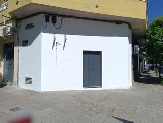 Local comercial en alquiler en Nervión en Sevilla