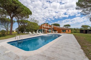 Chalet en venta en Llagostera