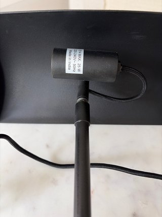 Lámpara de mesa Zara Home Negra