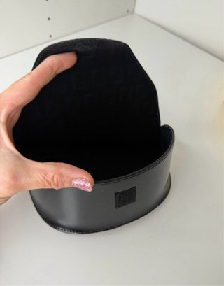 Custodia Fendi originale + scatola gialla e panno