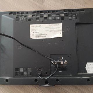 TV Sunstech Negra con Mando