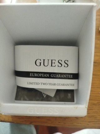 Reloj Guess Mujer Plata y Blanco