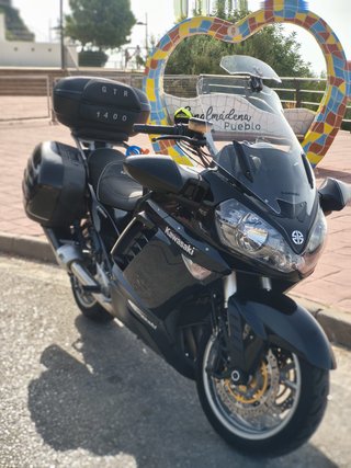 KAWASAKI GTR 1400 con Maletas y Baúl
