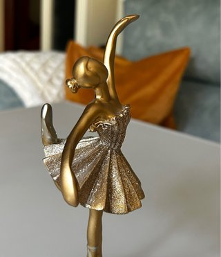 Figura Bailarina Dorada Decorativa