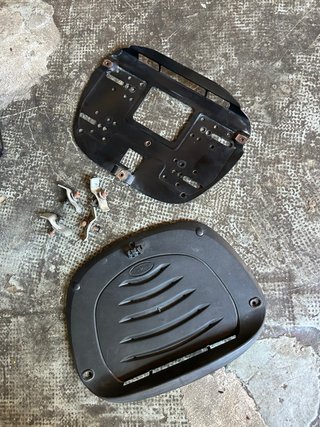 Baúl SHARK para 2 cascos de moto