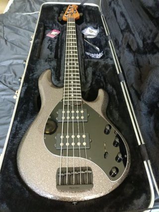 Bajo MUSIC MAN STINGRAY 5 ESPECIAL