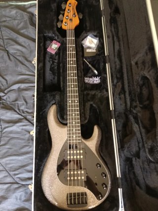 Bajo MUSIC MAN STINGRAY 5 ESPECIAL