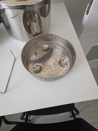 Olla a presión WMF. DE 6 Y 3 LITROS.