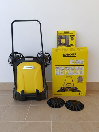 Barredora manual Kärcher S4 Twin + cepillos especi