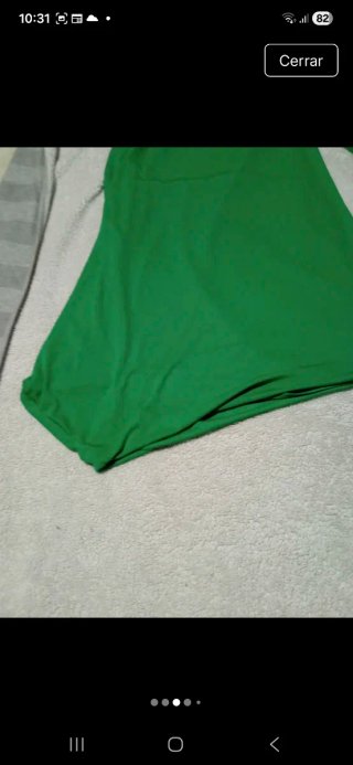 Vestido verde menta elegante bajo globo