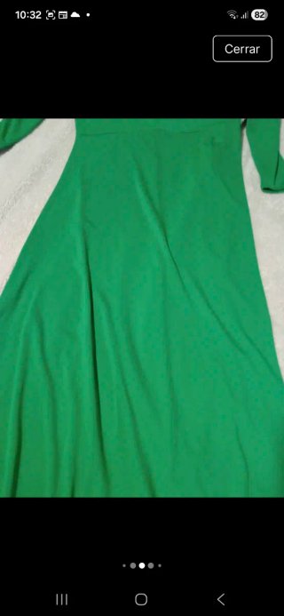Vestido verde menta elegante bajo globo