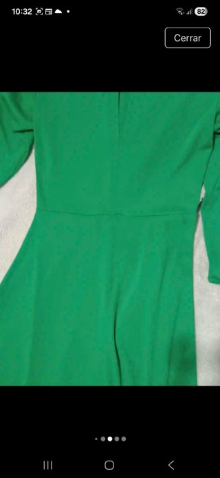Vestido verde menta elegante bajo globo