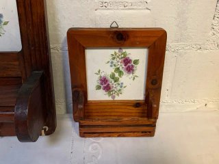 Set vintage cucina in legno e ceramica