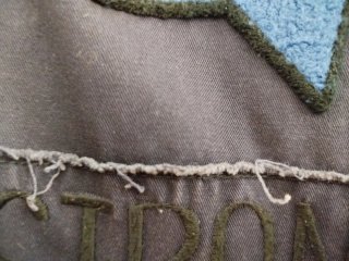 Abrigo Zara azul marino con parches