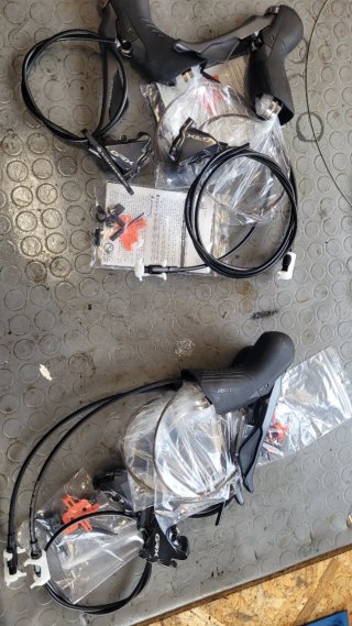 Frenos Shimano GRX RX810