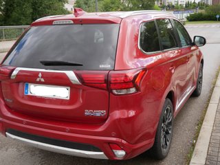 Mitsubishi Outlander 4wd PHEV Kaiteki 2017