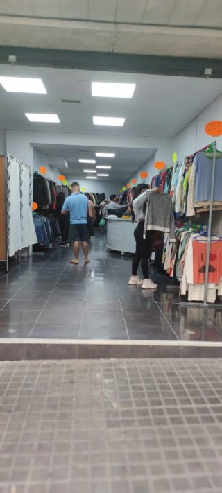 Traspaso tienda de ropa de segunda mano