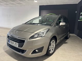 Peugeot 5008 2015