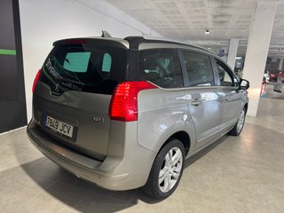 Peugeot 5008 2015