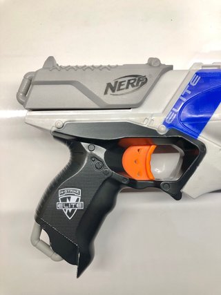 Nerf Strongarm N-Strike Elite + Dardos