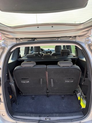 Dacia Lodgy 2012