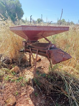 Trituradora de almendras rústica
