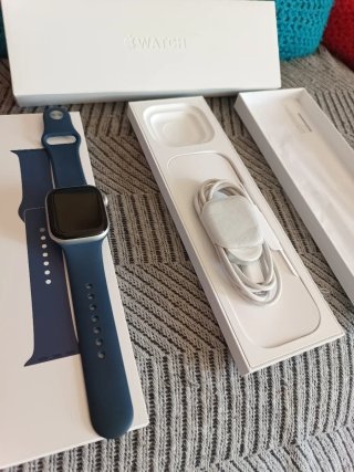 Apple Watch Azul y Plateado