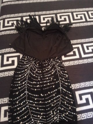 Vestido de fiesta negro y plateado