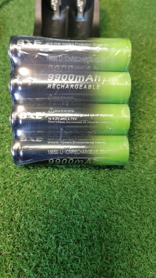 4 Batterie Ricaricabili 9900mAh 3.7V