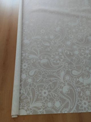 Estor Ikea beige y blanco